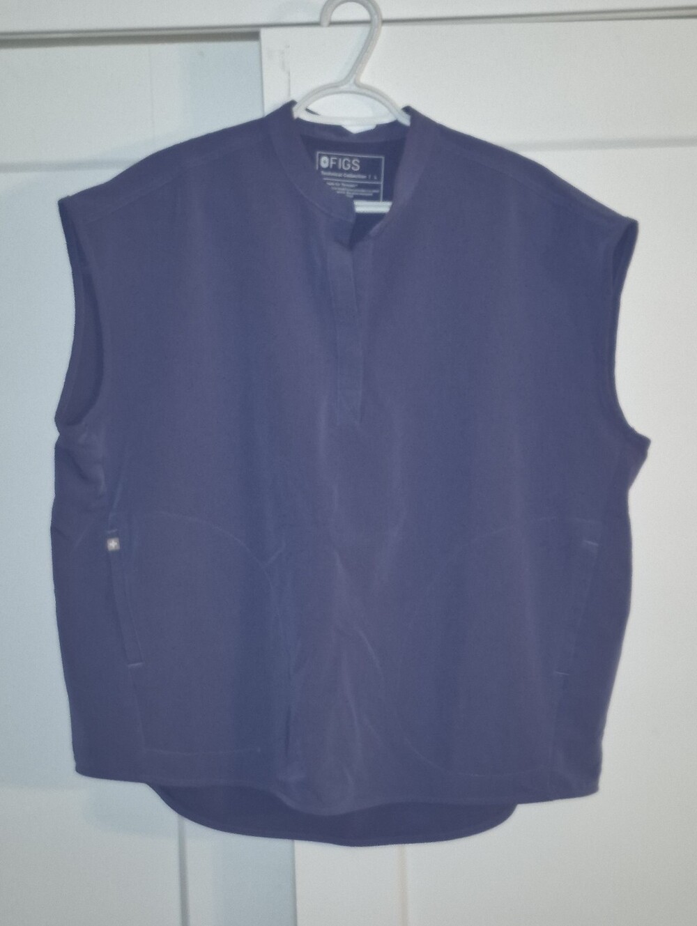 FIGS Rafaela Scrub Top In Wayfarer